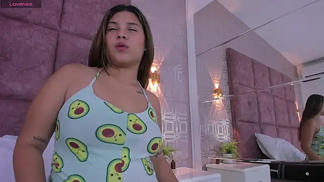 Snapshot of SofiaMontiel chatting on January 13, 2026, 2:10 pm SofiaMontiel online show from January 13, 2026, 2:10 pm