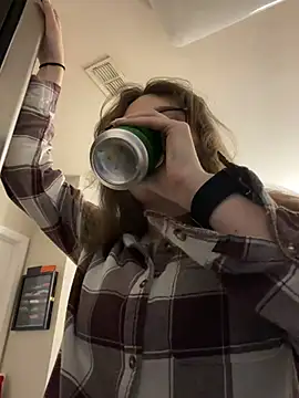 Snapshot of julia4thewin chatting on February 22, 2026, 5:10 am julia4thewin online show from February 22, 2026, 5:10 am