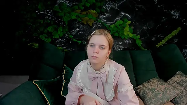 ALZA AZURE online show from February 15, 2026, 7:13 pm