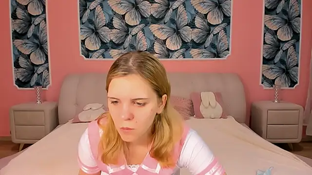 Snapshot of ALZA_AZURE chatting on April 5, 2026, 10:27 pm ALZA AZURE online show from April 5, 2026, 10:27 pm