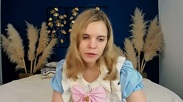 Snapshot of ALZA_AZURE chatting on April 8, 2026, 10:17 am ALZA AZURE online show from April 8, 2026, 10:17 am