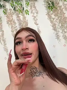lizz lunna online show from May 13, 2026, 9:00 pm