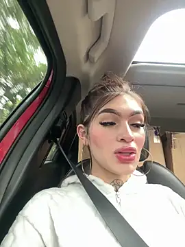 lizz lunna online show from May 11, 2026, 12:50 pm