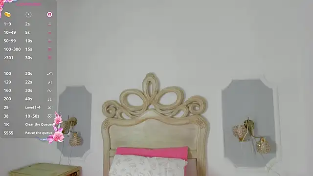 paulina lux online show from March 23, 2026, 7:47 pm