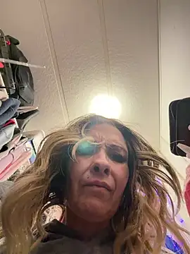 Snapshot of Karmab69 chatting on February 20, 2026, 5:15 am Karmab69 online show from February 20, 2026, 5:15 am