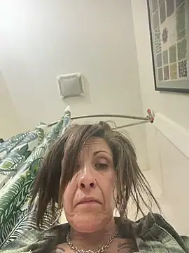 Snapshot of Karmab69 chatting on April 1, 2026, 5:53 am Karmab69 online show from April 1, 2026, 5:53 am