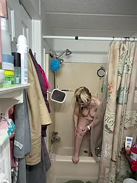 Snapshot of Karmab69 chatting on February 17, 2026, 6:16 pm Karmab69 online show from February 17, 2026, 6:16 pm