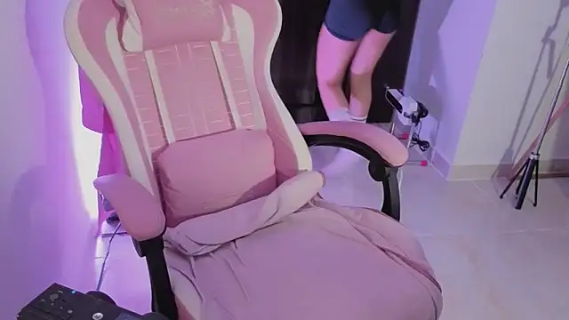 Snapshot of simpson_alice chatting on March 5, 2026, 12:51 am simpson alice online show from March 5, 2026, 12:51 am