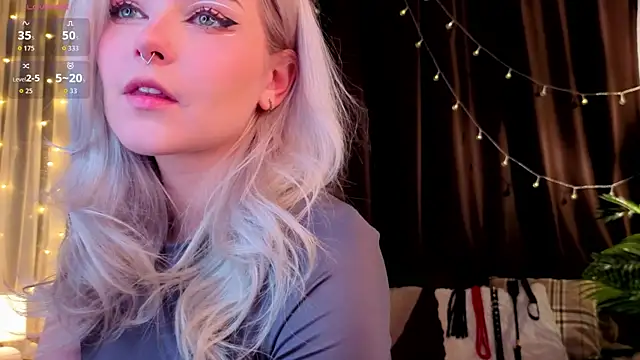 ShyniAlice online show from May 27, 2026, 3:47 am
