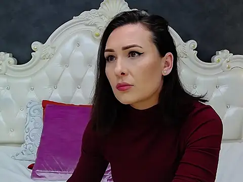 VeraNoir online show from February 6, 2026, 12:23 pm