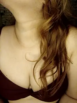 Snapshot of Queen-Naina chatting on January 9, 2026, 12:45 pm Queen-Naina online show from January 9, 2026, 12:45 pm