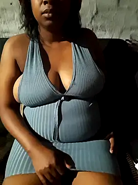 Snapshot of bigboobylicious chatting on April 5, 2026, 6:14 pm bigboobylicious online show from April 5, 2026, 6:14 pm