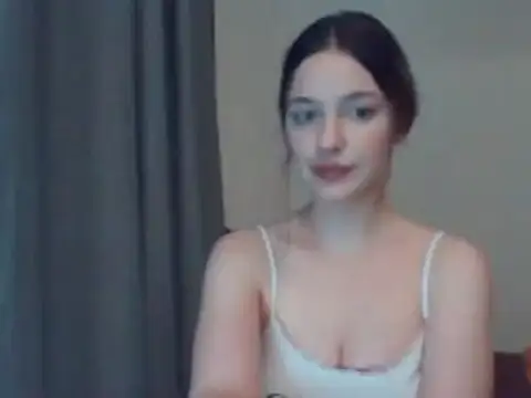 EvelineMagnetic online show from June 11, 2026, 8:06 pm