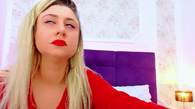 Snapshot of EvelinHill chatting on February 5, 2026, 5:03 am EvelinHill online show from February 5, 2026, 5:03 am