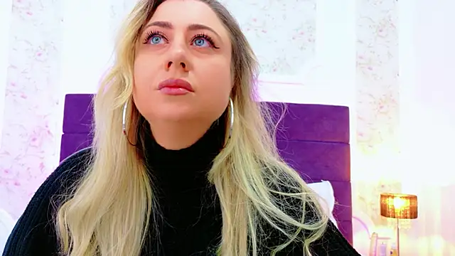 Snapshot of EvelinHill chatting on February 10, 2026, 4:55 am EvelinHill online show from February 10, 2026, 4:55 am