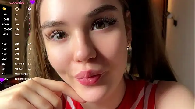 Snapshot of LubaSeirers chatting on April 9, 2026, 3:40 pm LubaSeirers online show from April 9, 2026, 3:40 pm