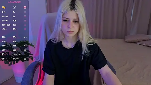 ApheliaStar online show from April 26, 2026, 3:20 pm