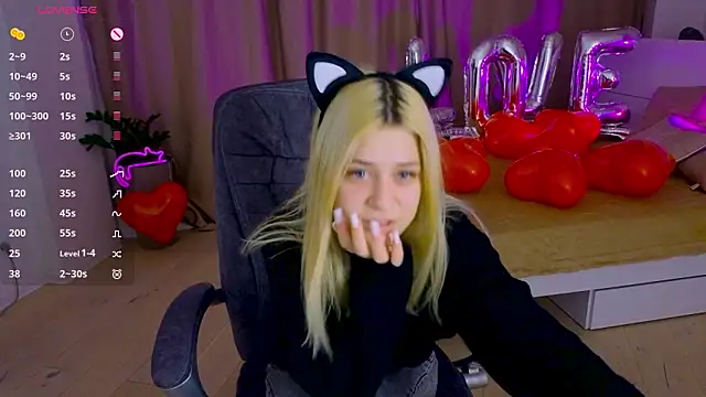 ApheliaStar online show from February 6, 2026, 3:52 pm