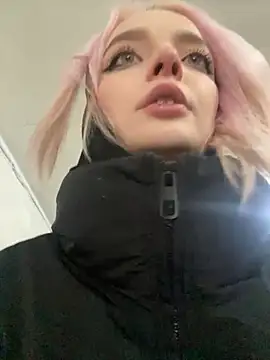 Snapshot of aka_Blonde chatting on March 19, 2026, 11:21 am aka Blonde online show from March 19, 2026, 11:21 am