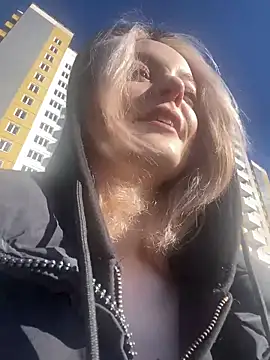 Snapshot of aka_Blonde chatting on April 1, 2026, 8:26 am aka Blonde online show from April 1, 2026, 8:26 am