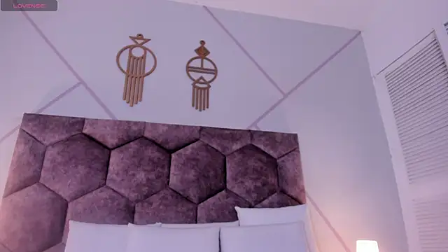 Snapshot of emily_nova_ chatting on April 5, 2026, 12:01 pm emily nova online show from April 5, 2026, 12:01 pm