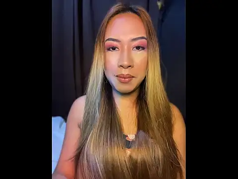 Snapshot of foxxy_bunny18 chatting on May 7, 2026, 4:10 pm foxxy bunny18 online show from May 7, 2026, 4:10 pm