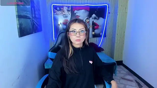 Snapshot of kittymiauu444 chatting on January 10, 2026, 8:15 pm kittymiauu444 online show from January 10, 2026, 8:15 pm