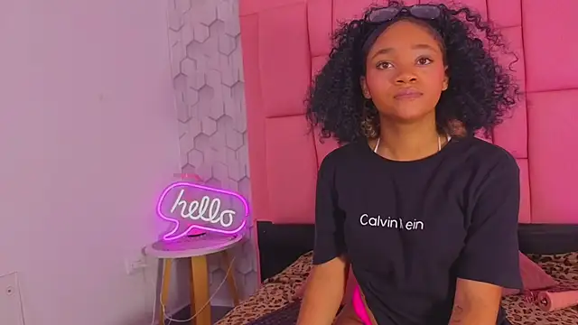 sophiia swet online show from March 13, 2026, 1:38 pm