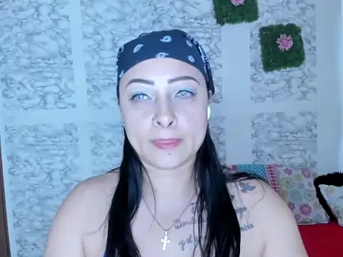 XXXStephanie XXX online show from February 22, 2026, 9:05 pm