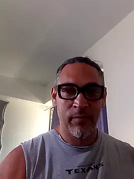 Snapshot of Big_vittollo chatting on April 1, 2026, 7:44 pm Big vittollo online show from April 1, 2026, 7:44 pm