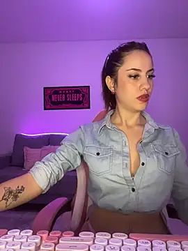 Snapshot of LolaSB chatting on March 19, 2026, 2:33 am LolaSB online show from March 19, 2026, 2:33 am