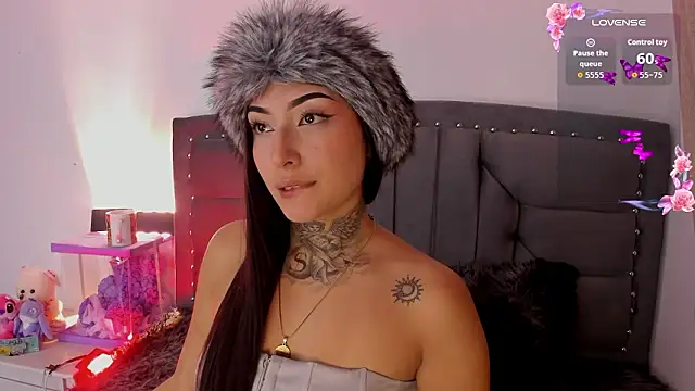 Snapshot of Lilith_blaze_Fg chatting on February 5, 2026, 12:28 am Lilith blaze Fg online show from February 5, 2026, 12:28 am