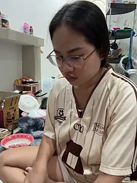 Snapshot of Ponthip chatting on May 6, 2026, 8:24 pm Ponthip online show from May 6, 2026, 8:24 pm