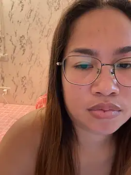 Ponthip online show from June 17, 2026, 1:38 am