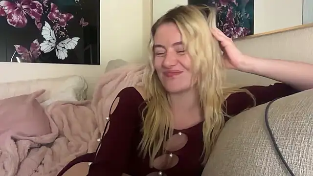 Snapshot of blondebunny999_999 chatting on February 13, 2026, 4:56 am blondebunny999 999 online show from February 13, 2026, 4:56 am