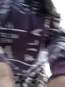 yessica gomez01 online show from April 9, 2026, 9:21 pm