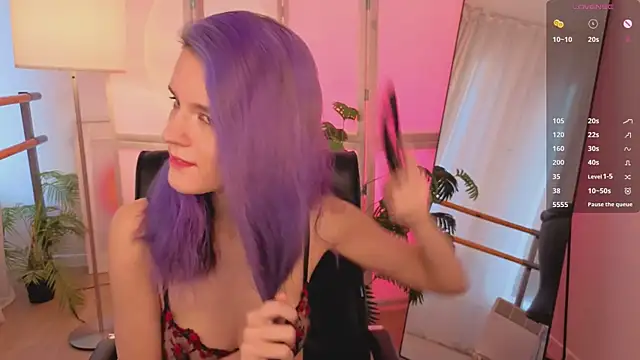 Snapshot of AuraLaunni chatting on February 15, 2026, 7:51 am AuraLaunni online show from February 15, 2026, 7:51 am