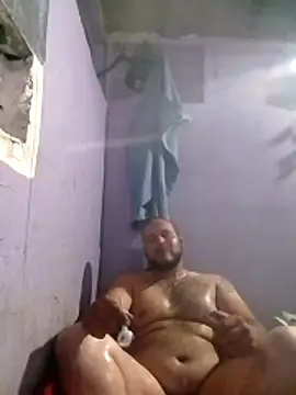 Guanatos13 online show from April 8, 2026, 3:52 am