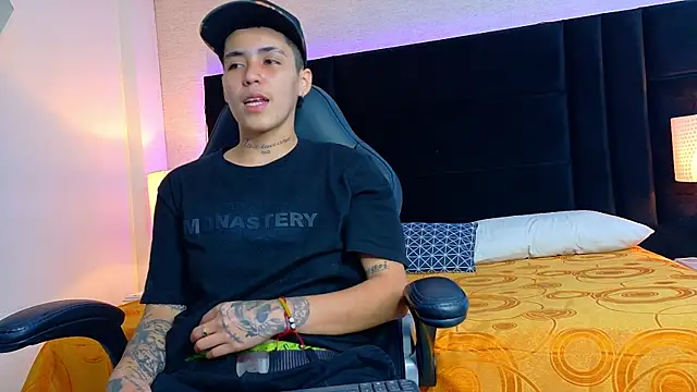 Snapshot of Raven_Cox chatting on January 10, 2026, 5:58 am Raven Cox online show from January 10, 2026, 5:58 am