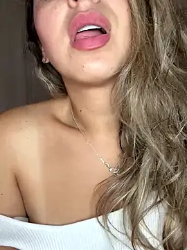 bebitas2  online show from January 14, 2026, 1:42 am