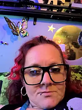 Snapshot of DisireAfterDark chatting on January 13, 2026, 2:04 am DisireAfterDark online show from January 13, 2026, 2:04 am