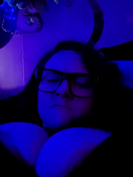 Snapshot of DisireAfterDark chatting on February 23, 2026, 5:57 pm DisireAfterDark online show from February 23, 2026, 5:57 pm