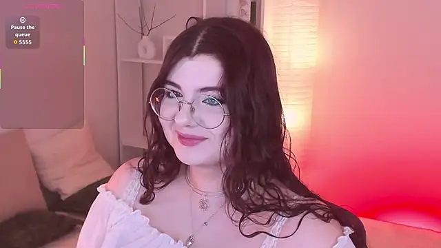 Snapshot of Siena_aa chatting on February 20, 2026, 8:44 pm Siena aa online show from February 20, 2026, 8:44 pm