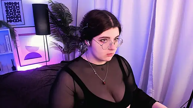 Snapshot of Siena_aa chatting on May 21, 2026, 9:23 pm Siena aa online show from May 21, 2026, 9:23 pm