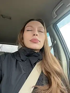 Snapshot of LeiaMood chatting on April 11, 2026, 5:04 am LeiaMood online show from April 11, 2026, 5:04 am