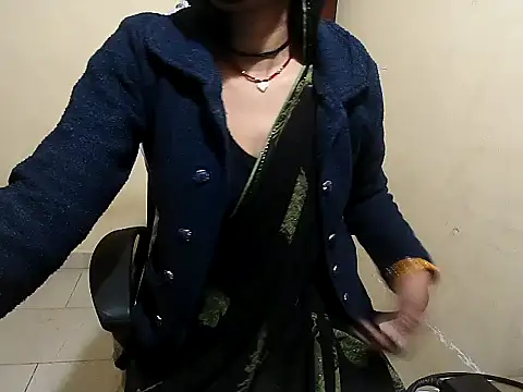 Snapshot of Shivani-Gupta chatting on January 15, 2026, 5:33 am Shivani-Gupta online show from January 15, 2026, 5:33 am