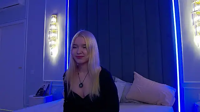 KimmyFlare online show from January 13, 2026, 1:37 pm