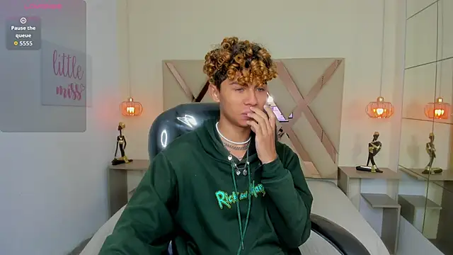 Anyelo Twink online show from April 24, 2026, 3:41 am