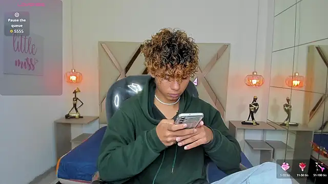 Snapshot of Anyelo_Twink chatting on May 5, 2026, 3:53 am Anyelo Twink online show from May 5, 2026, 3:53 am