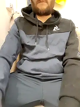 80julien online show from February 5, 2026, 12:06 am